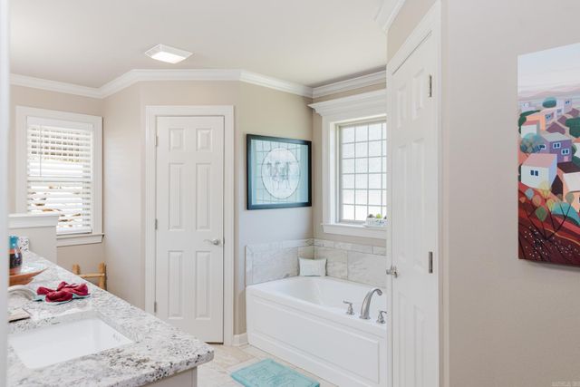 102 Majestic Circle, Maumelle, AR 72113