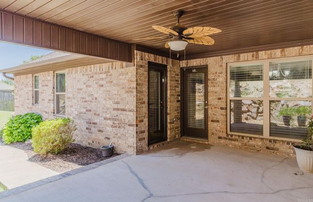 102 Majestic Circle, Maumelle, AR 72113