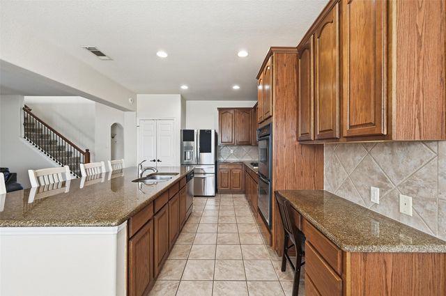 2319 Goshawk Street, Grand Prairie, TX 75052