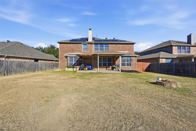 2319 Goshawk Street, Grand Prairie, TX 75052