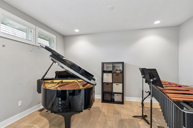 1606 NE Hillside Court, Ankeny, IA 50021