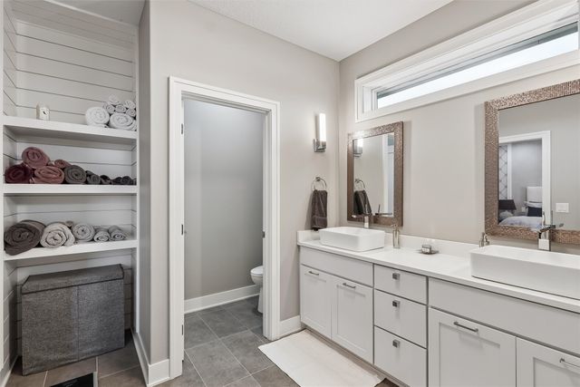 1606 NE Hillside Court, Ankeny, IA 50021