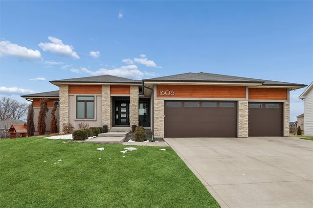 1606 NE Hillside Court, Ankeny, IA 50021