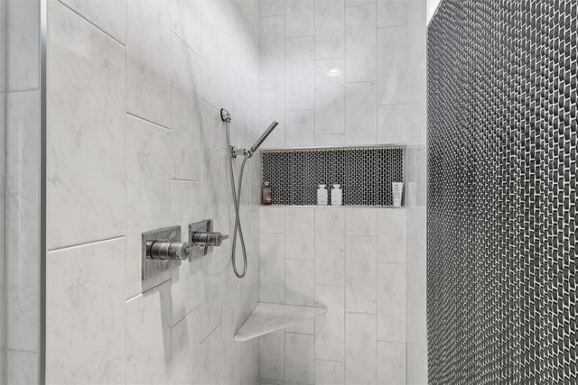 1606 NE Hillside Court, Ankeny, IA 50021