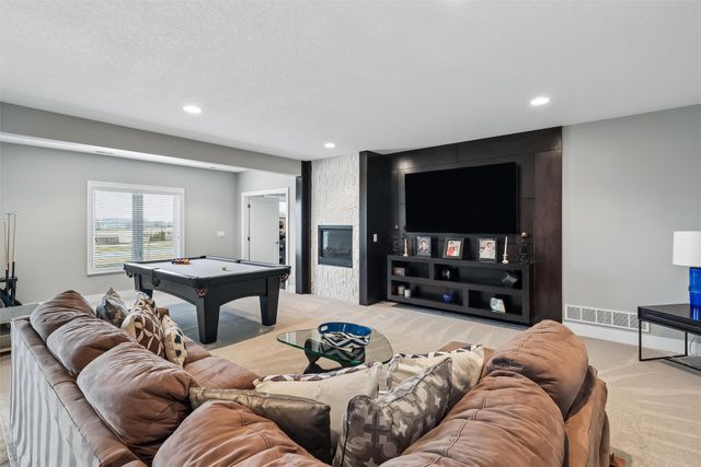 1606 NE Hillside Court, Ankeny, IA 50021