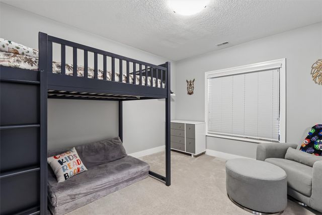 1606 NE Hillside Court, Ankeny, IA 50021