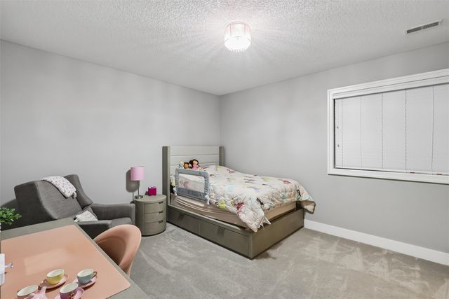 1606 NE Hillside Court, Ankeny, IA 50021