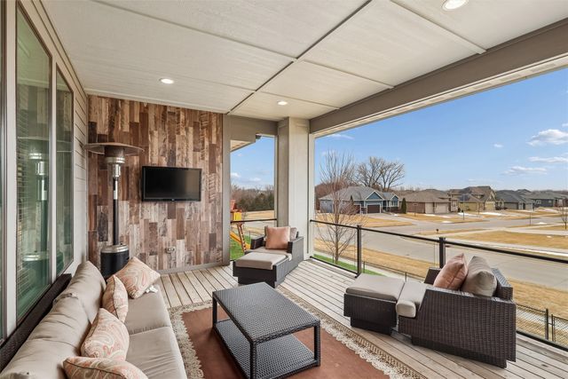 1606 NE Hillside Court, Ankeny, IA 50021