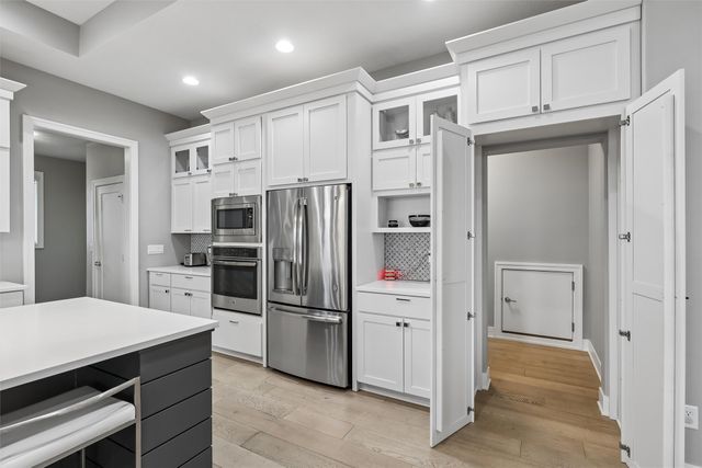 1606 NE Hillside Court, Ankeny, IA 50021