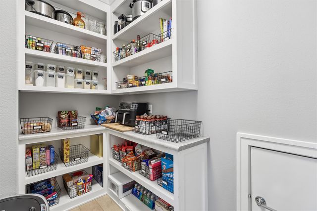 1606 NE Hillside Court, Ankeny, IA 50021