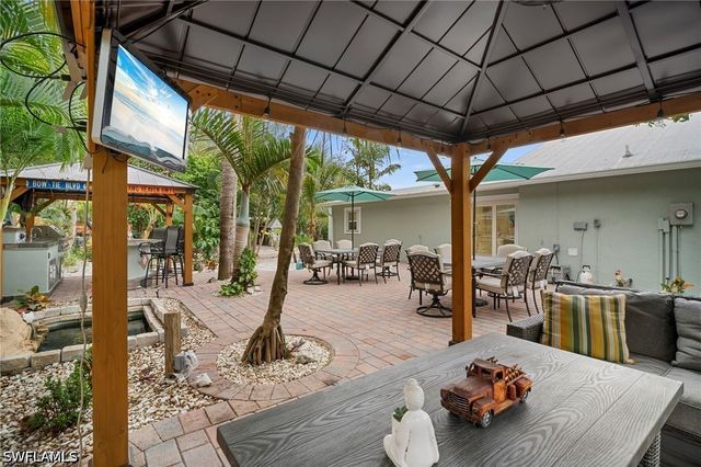 191 Abbey LN, North Fort Myers, FL 33917