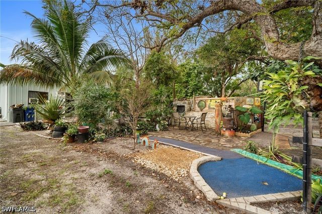 191 Abbey LN, North Fort Myers, FL 33917