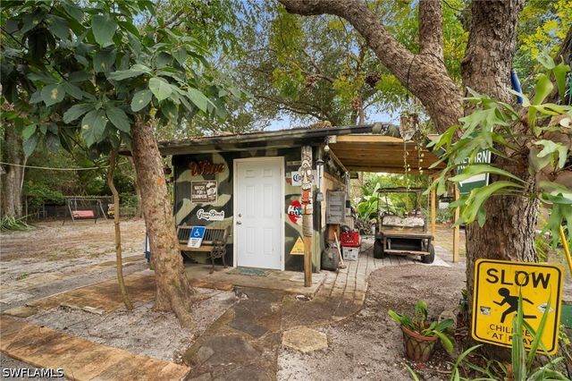 191 Abbey LN, North Fort Myers, FL 33917