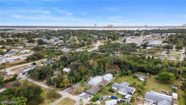 191 Abbey LN, North Fort Myers, FL 33917