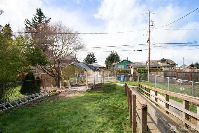 1208 S Ainsworth Avenue, Tacoma, WA 98405