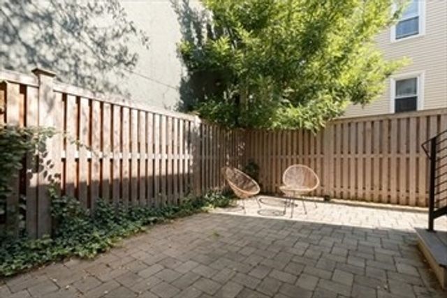 7 Lopez 7, Cambridge, MA 02139