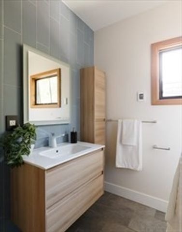 7 Lopez 7, Cambridge, MA 02139