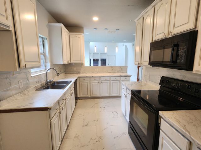 2973 Saint Andrews Drive, Lewisville, TX 75067