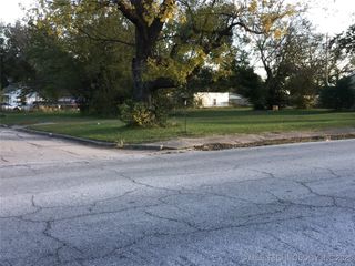 N Orphan Street, Pryor, OK 74361