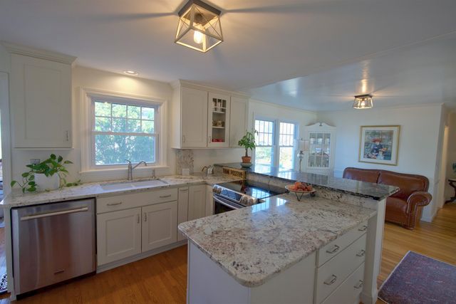 104 North Gate Road, Manchester, NH 03104