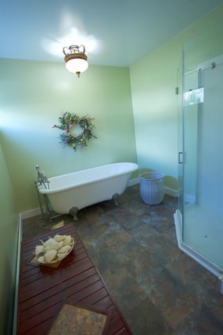 104 North Gate Road, Manchester, NH 03104