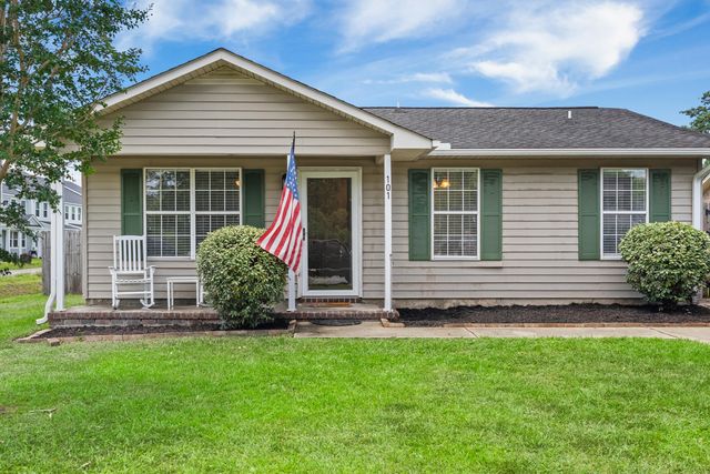 101 Lacey Court, Moncks Corner, SC 29461