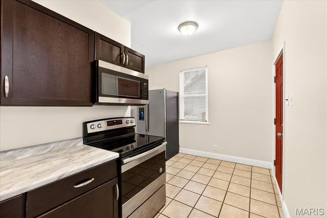 939 Erskine Avenue, St Louis, MO 63125