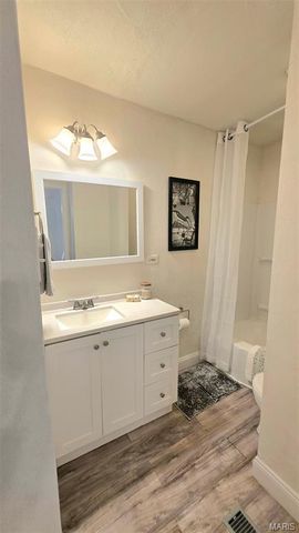 939 Erskine Avenue, St Louis, MO 63125