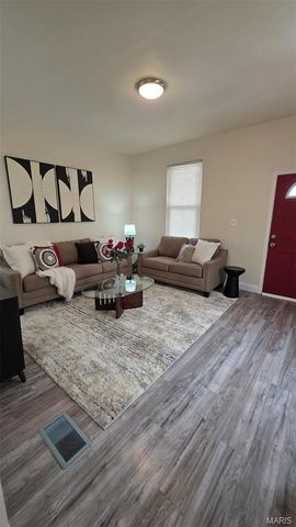 939 Erskine Avenue, St Louis, MO 63125