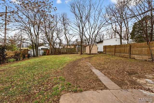 939 Erskine Avenue, St Louis, MO 63125