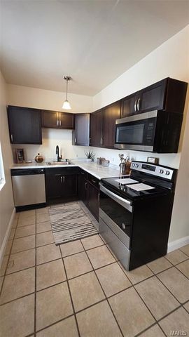 939 Erskine Avenue, St Louis, MO 63125