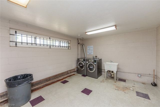 21841 River Oaks Drive B5, Rocky River, OH 44116