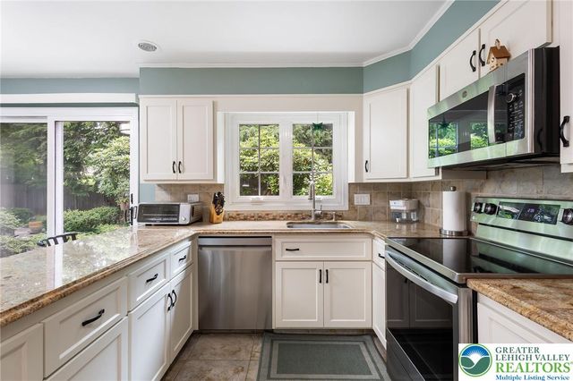 2898 Fairfield Drive, Salisbury Twp, PA 18103