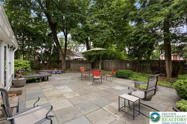2898 Fairfield Drive, Salisbury Twp, PA 18103