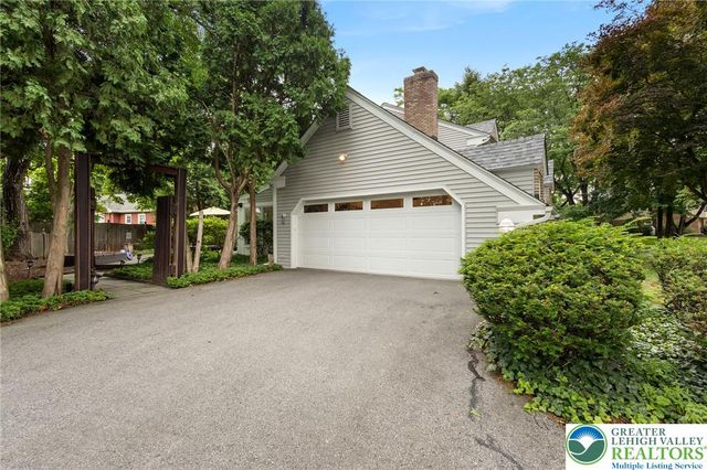 2898 Fairfield Drive, Salisbury Twp, PA 18103