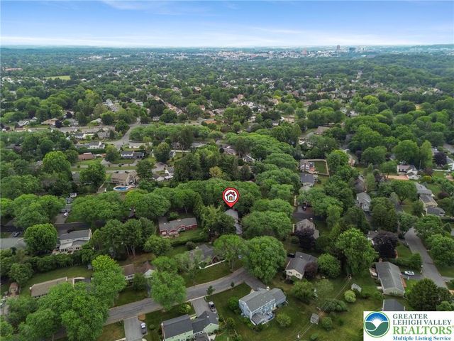 2898 Fairfield Drive, Salisbury Twp, PA 18103
