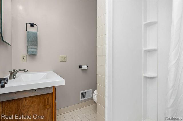 1825 Luneta, Commerce Twp, MI 48382