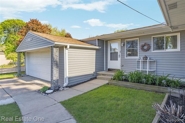 1825 Luneta, Commerce Twp, MI 48382