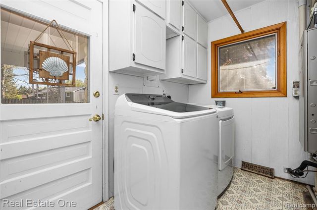 1825 Luneta, Commerce Twp, MI 48382