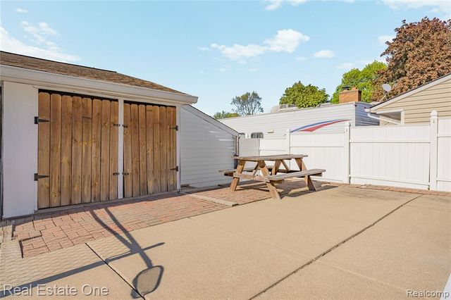 1825 Luneta, Commerce Twp, MI 48382