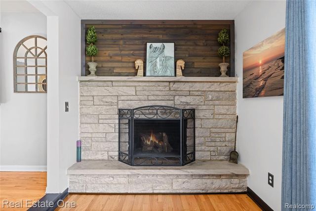 1825 Luneta, Commerce Twp, MI 48382