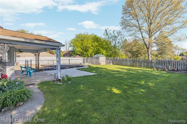 1825 Luneta, Commerce Twp, MI 48382