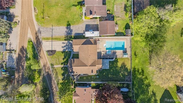 1825 Luneta, Commerce Twp, MI 48382