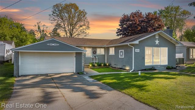 1825 Luneta, Commerce Twp, MI 48382