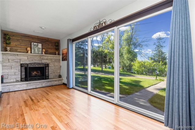 1825 Luneta, Commerce Twp, MI 48382