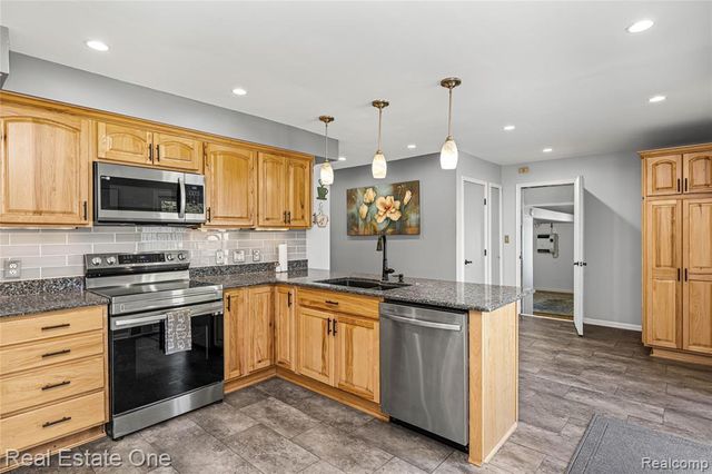 1825 Luneta, Commerce Twp, MI 48382