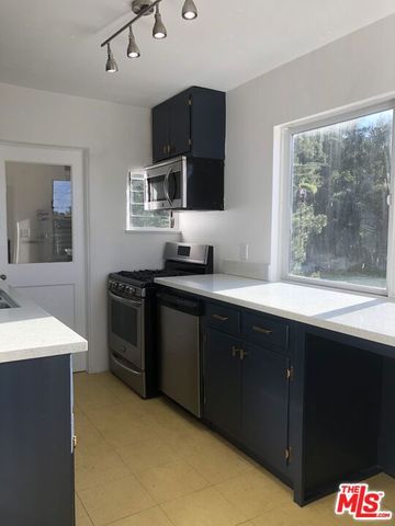 2225 Lake Shore Avenue, Los Angeles, CA 90039
