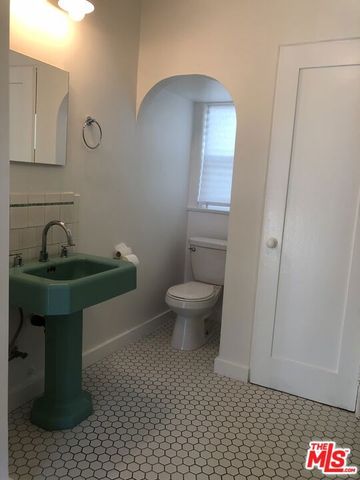 2225 Lake Shore Avenue, Los Angeles, CA 90039