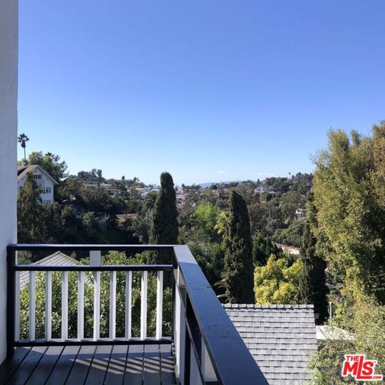 2225 Lake Shore Avenue, Los Angeles, CA 90039