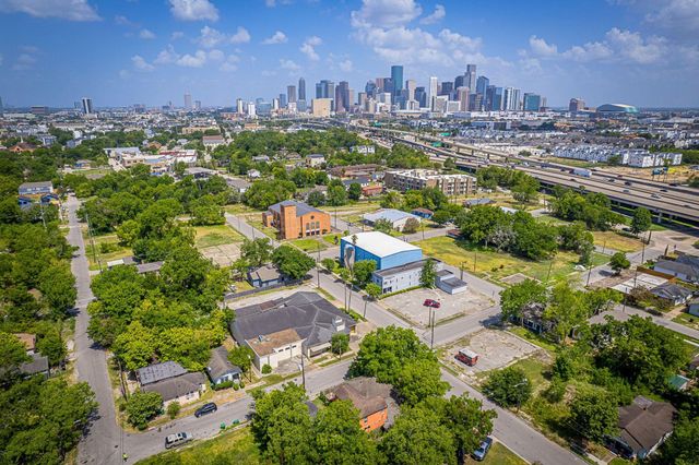 3229 Hadley St Street, Houston, TX 77004
